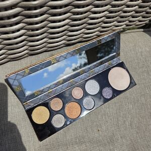 MAC Qween Supreme Eyeshadow Palette